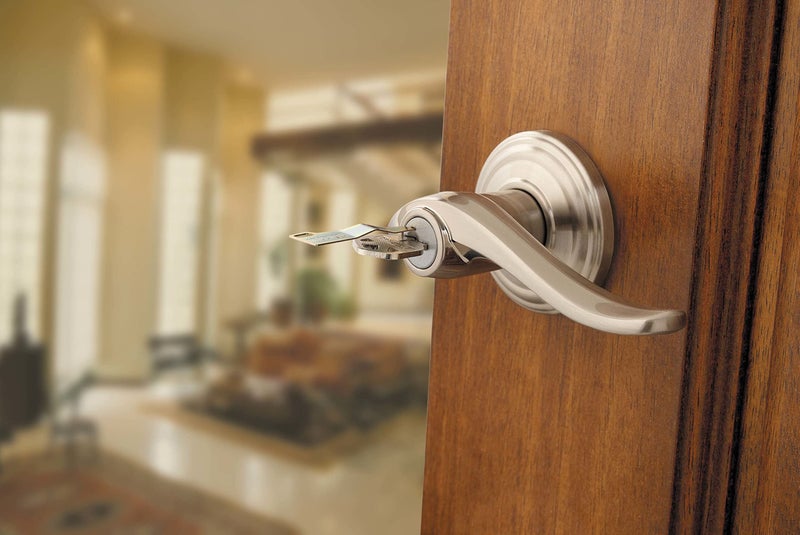 Kwikset مقبض باب دخول كويكست تستان مع قفل ومفتاح، ذراع خارجي قابل للعكس وآمن، للمدخل الأمامي وغرف النوم، برونز فينيسي، مقاوم للاختيار، أمان إعادة مفتاح سمارتكي وميكروبان - Image 4